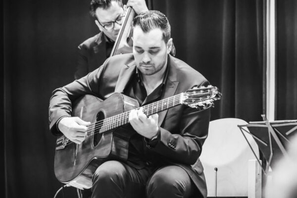 Gismo Graf Trio <br>ft. Christiaan Van Hemert, Violine