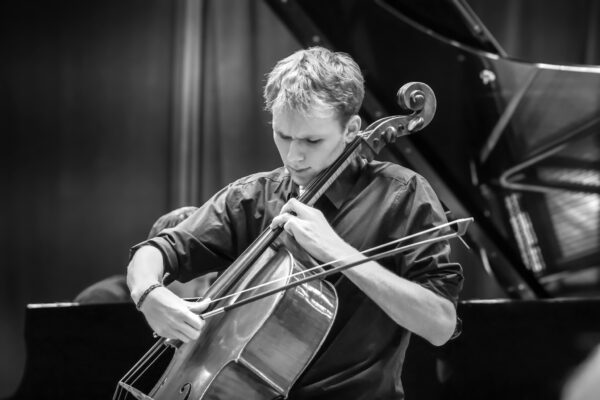 Lionel Martin, Cello & Demian Martin, Klavier