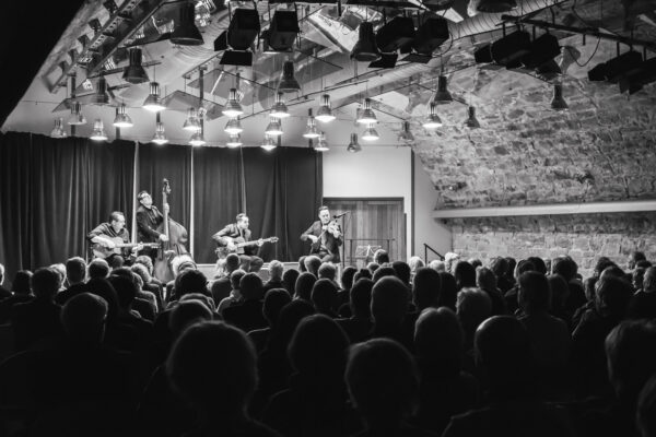 Gismo Graf Trio <br>ft. Christiaan Van Hemert, Violine