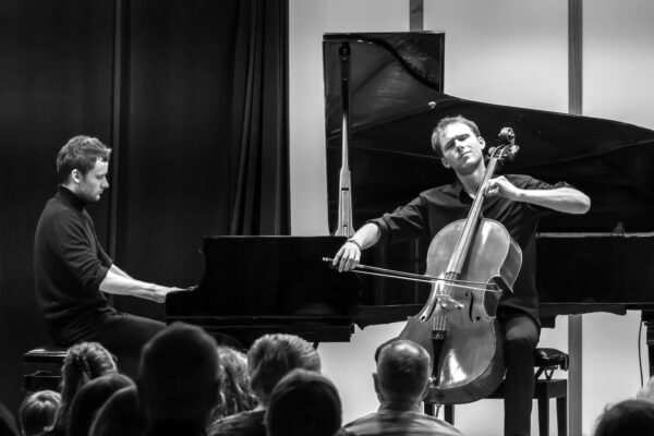 Lionel Martin, Cello & Demian Martin, Klavier